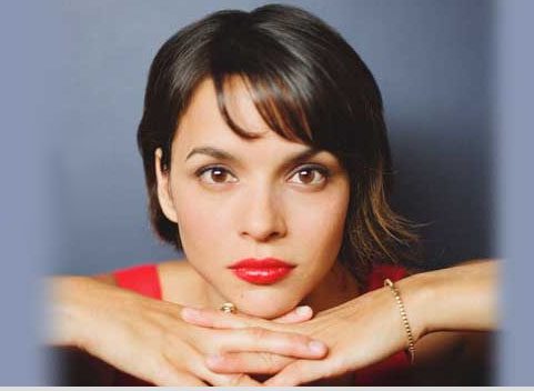 Norah Jones (EMI + Hulu)
