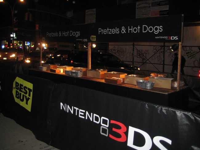 nintendo-3ds-launch-event-empty-pretzel-stand
