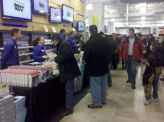 nintendo-3ds-launch-event-picking-up-new-handheld