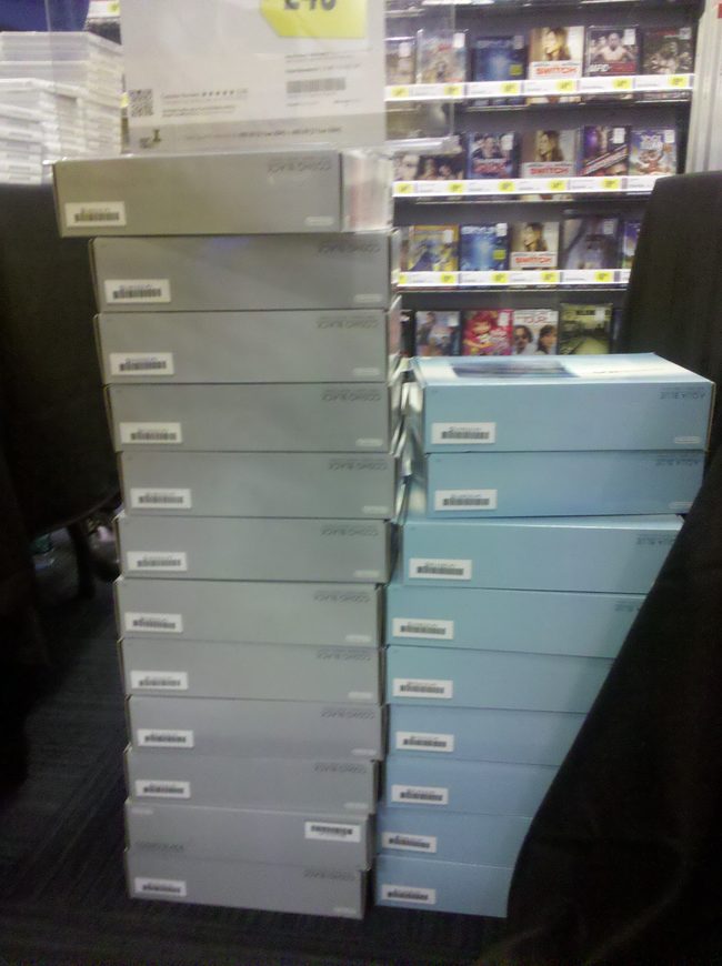 nintendo-3ds-launch-event-stacks-of-3ds