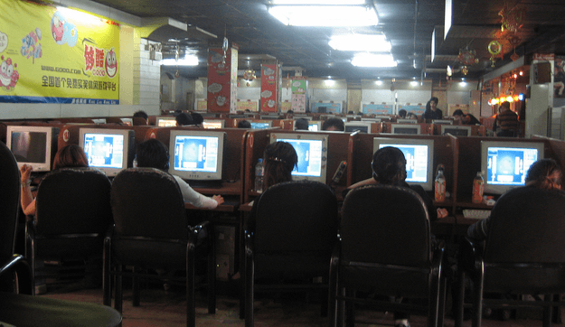 internet cafe by Kai Hendry via Flickr