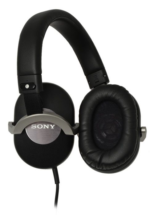 Sony MDR-ZX700 ear-cup