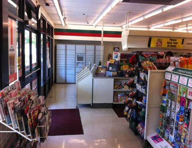 Amazon 7-Eleven in-store locker
