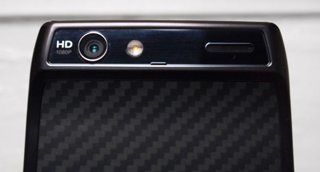 motorola-droid-razr-camera-detail