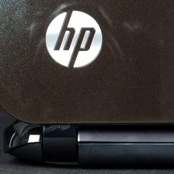 HP Pavillion Chrome review HP logo