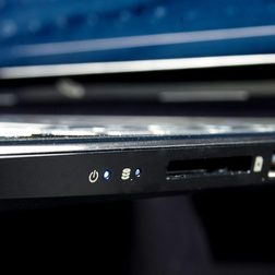 HP Pavillion Chrome review indicators