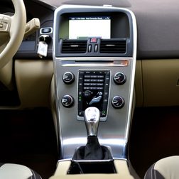 2013 volvo xc60 interior