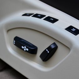 2013 volvo xc60 seat controls
