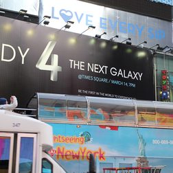 samsungs galaxy still isnt big enough to conquer times square samsung s4 launch sign