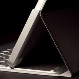 Acer Aspire P3 review case stand
