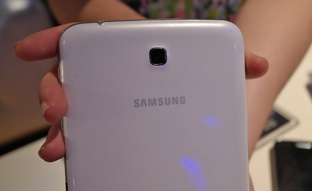 Galaxy Tab 3 7.0 back