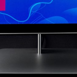 Vizio All in One Touch 24 review base