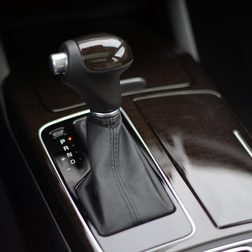 2014 Kia Cadenza interior shifter