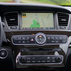 2014 Kia Cadenza interior tech