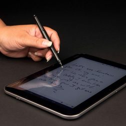 Toshiba ExciteWrite writing on tablet