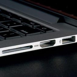 MacBook Pro 13 2013 right ports