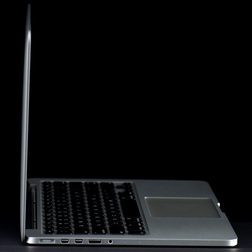 MacBook Pro 13 2013 left