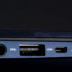Asus UX301LADH71T Zenbook ports 2