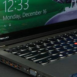 Lenovo Thinkpad X240 left corner
