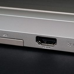 Toshiba Satellite Click 2 Pro P30W BST2N22 hdmi port