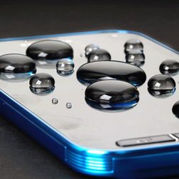Samsung Galaxy S5 Sport front water