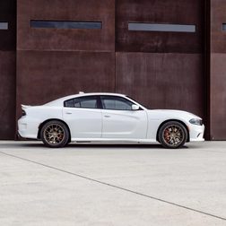 Dodge Charger SRT Hellcat 7