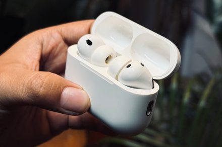 Apple’s rumored camera AirPods Pro may have hit a major roadblock