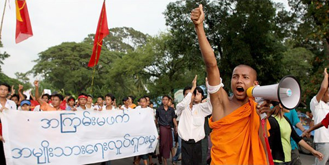 burma-protestors