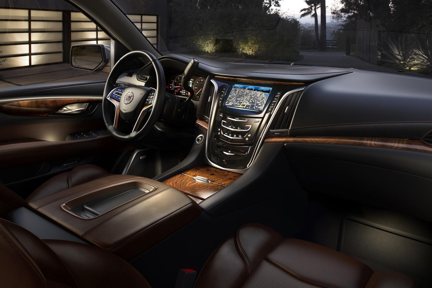 Cadillac-Escalade-interior-tease-3-2.jpg