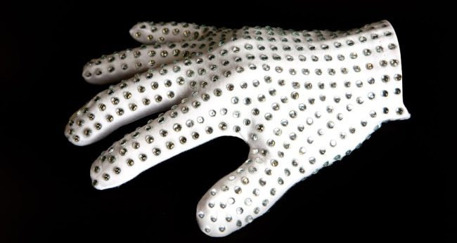 michael-jackson-the-experience-videogame-glove