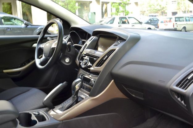 2012 Ford Focus SEL Review interior