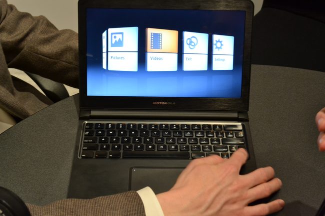 motorola-atrix-laptop-media-menu-ces-2011