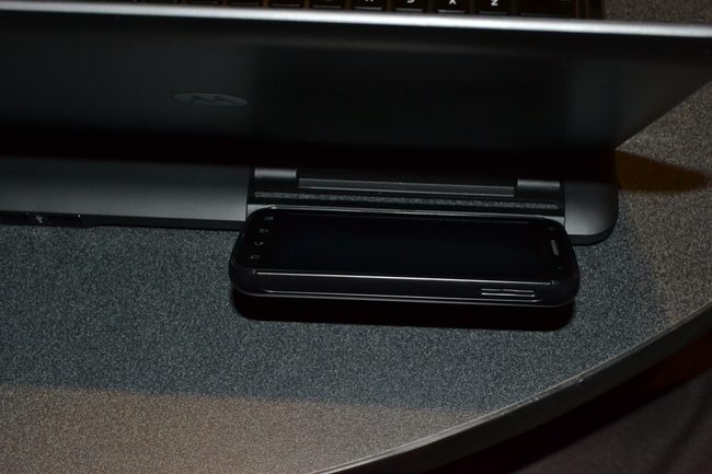 motorola-atrix-phone-dock-laptop-ces-2011