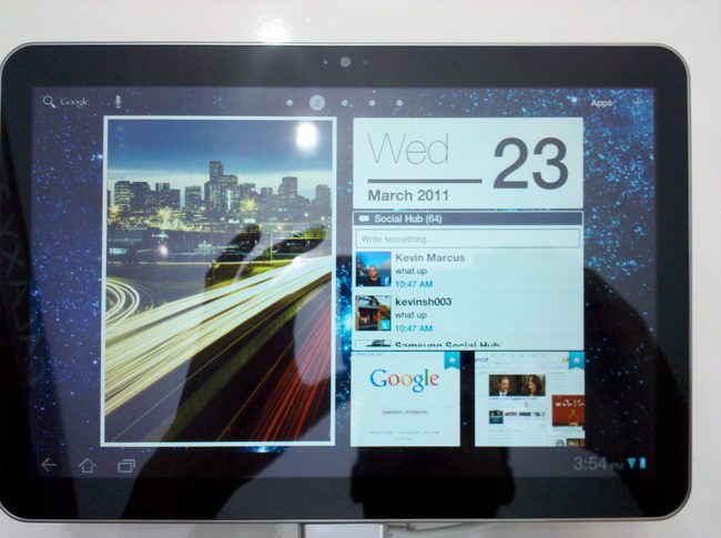 ctia-2011-samsung-galaxy-tab-89-touchwiz-widgets
