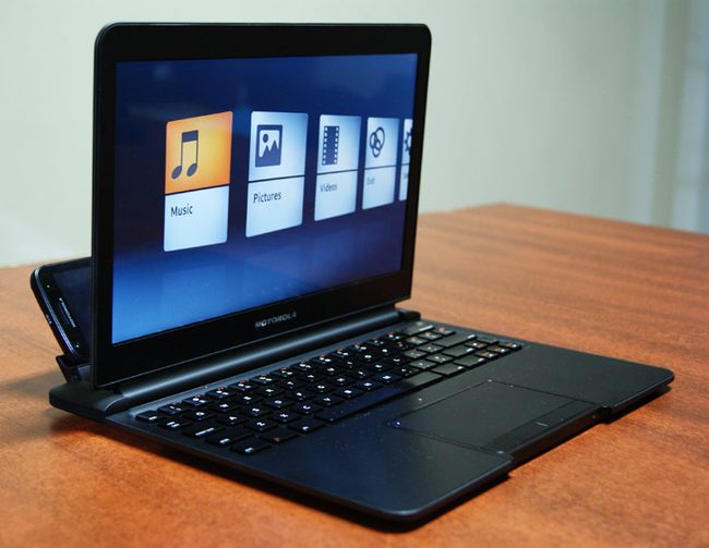 Motorola Atrix 4G and laptop dock