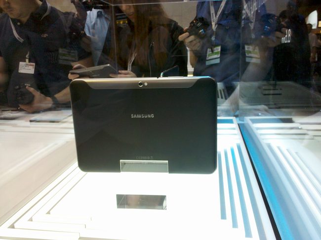 samsung-ctia-2011-galaxy-tab-89-back