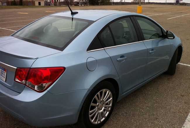 Chevy Cruze Eco side