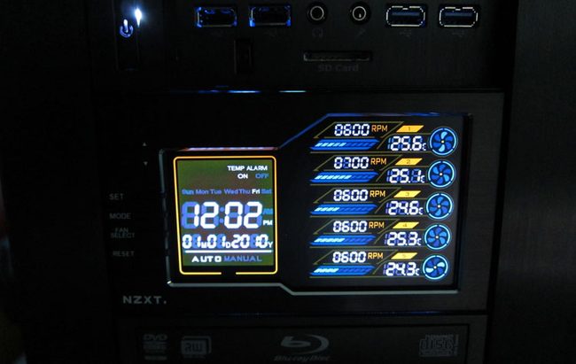 iBuyPower Erebus front display