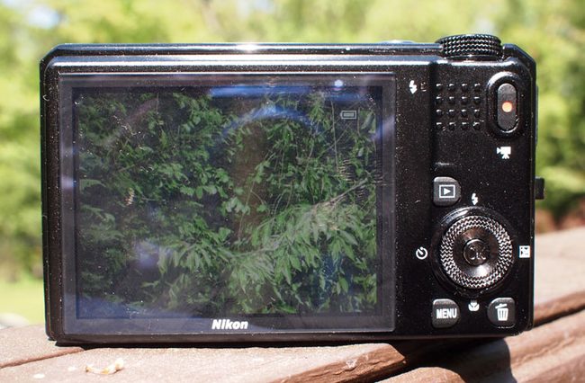 Nikon Coolpix S9100 rear display