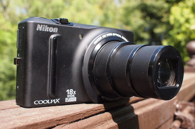 Nikon Coolpix S9100 zoom right angle