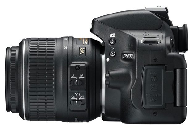 nikon-d5100-right-side-sd-card
