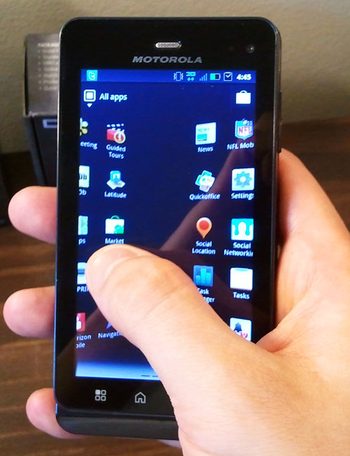 motorola-droid-3-front-screen-hands-on