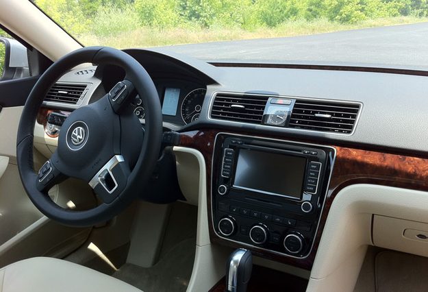 2012 Volkswagen Passat interior