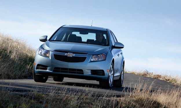 2011-Chevrolet-Cruze-front