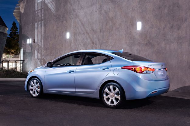 2011-Hyundai-Elantra-blue-rear
