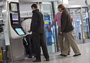 ULTra-PRT-Heathrow-car-passengers