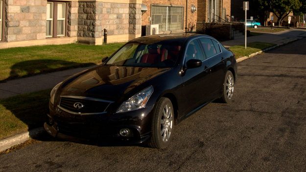 2011-infiniti-g37-sedan-front-right
