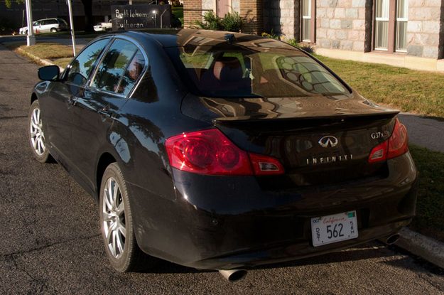 2011-infiniti-g37-sedan-rear