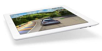 iPad 2 white gaming (Apple)
