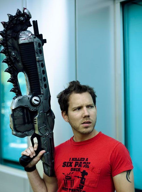 Cliff-Bleszinski-gears-of-war-lancer